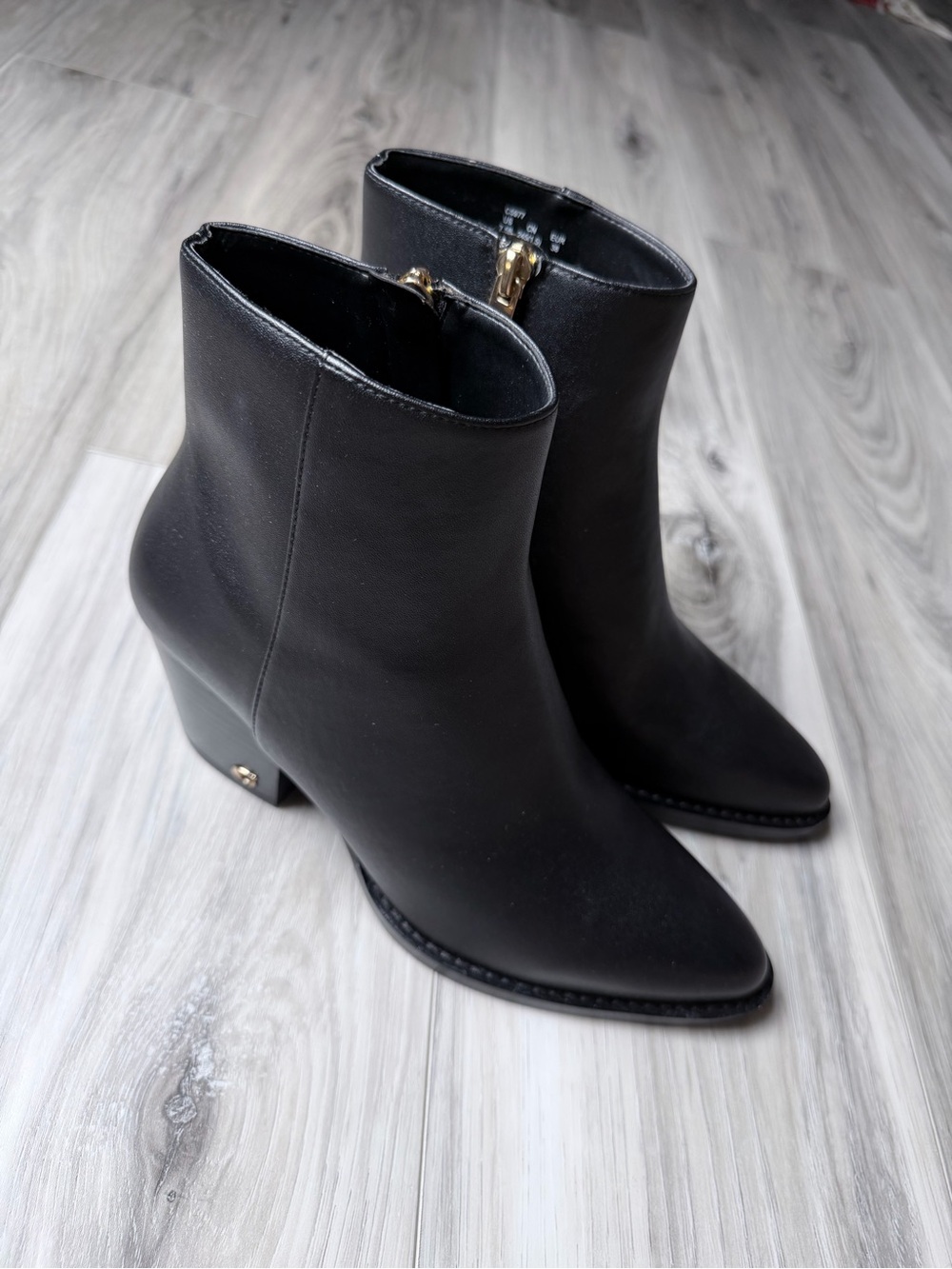 Coach Pacey Black Leather Pointed Toe Booties Women’s 7.5 Gold